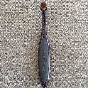 Artis Elite Smoke Circle 1R Brush